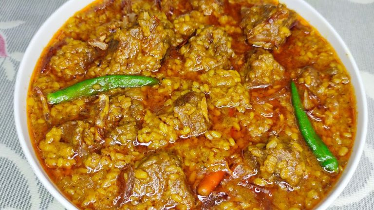 মুগডাল দিয়ে গরুর মাংস ভুনা রেসিপি | Mung Dal With Beef Bhuna Recipe | Momo's Kitchen