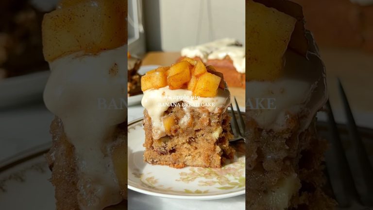 Apple pie banana bread cake – RECIPE BELOW