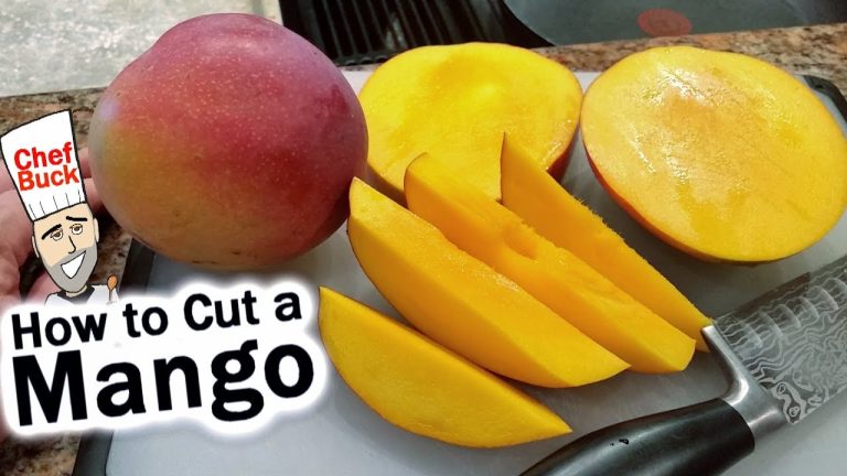 How To Cut A Mango + Easy Mango Smoothie Recipe