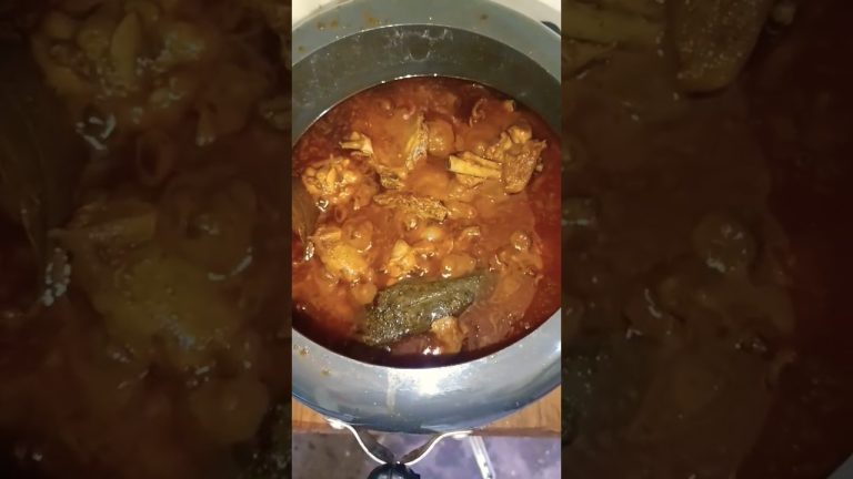 😋 Chicken curry recipe #food #foodie #ytshorts #shorts