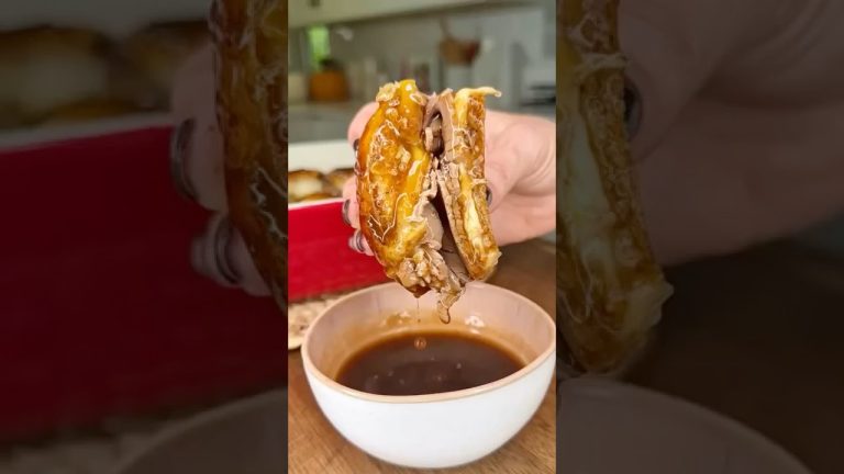 The absolute best roast beef sliders ever.. Enjoy! #recipe #sliders #easyrecipe