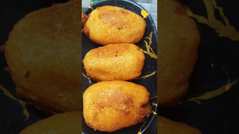Crispy Potato Bread Rolls 🤤 #Shorts #potatosnacks #breadrolls #food  #foodshorts #snacks