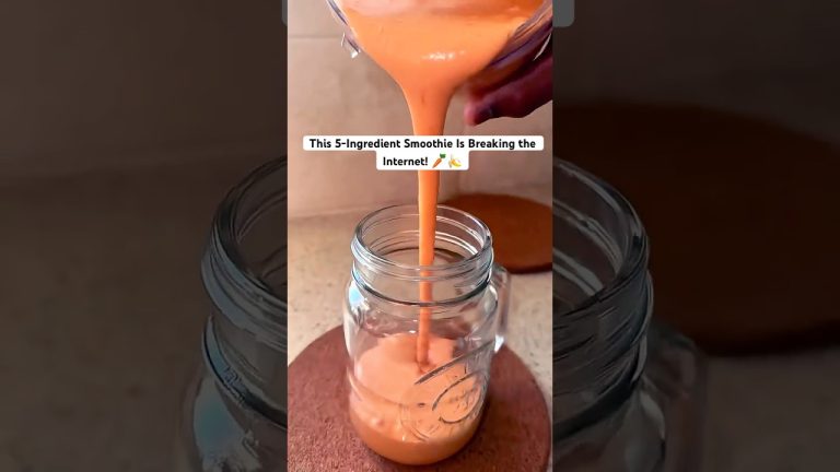 This 5-Ingredient Smoothie Is Breaking the Internet! 🥕🍌 #shortsfeed #smoothie
