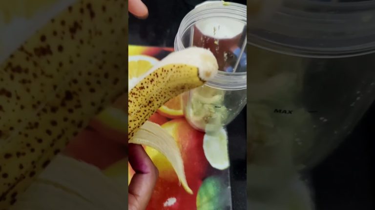 Avocado Smoothie Recipe for Glowing Skin | Healthy & Creamy #Shorts