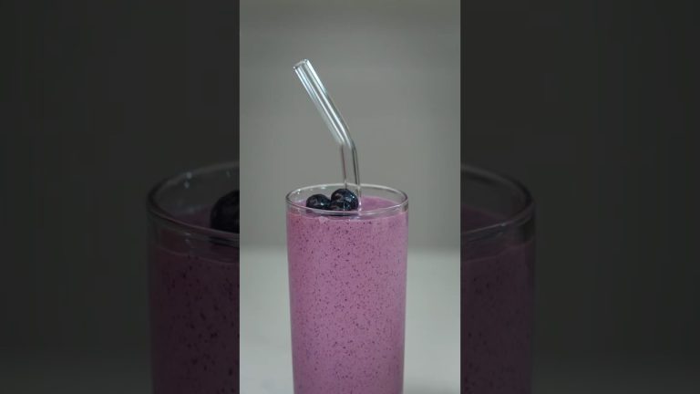 Blueberry Almond Butter Smoothie | A Delicious and Healthy Breakfast #smoothie #almondbutter