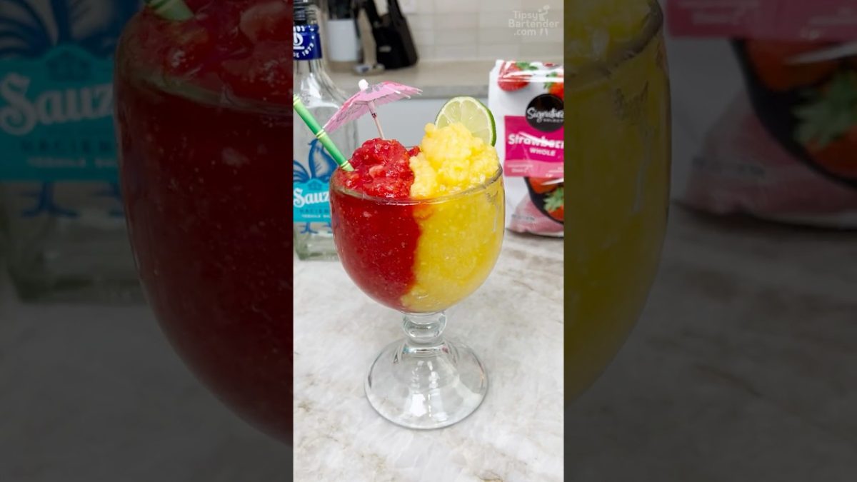 Strawberry Peach Smoothie Margarita #cocktail #strawberry #peach