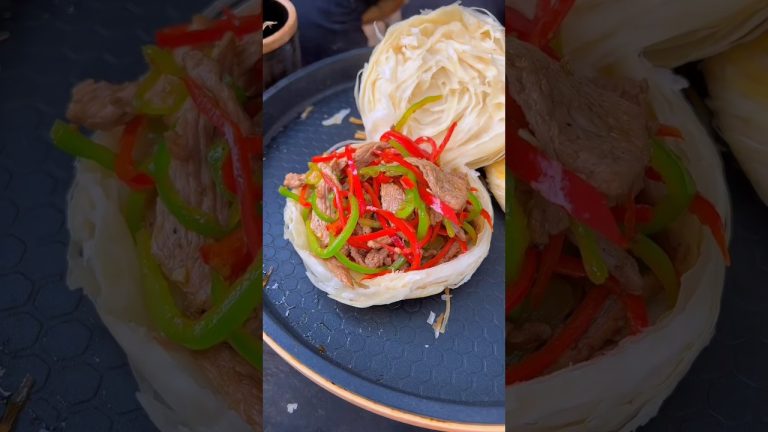 Chinese burger Stir-fried pork slices with peppers