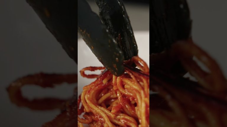This Burnt Pasta Dish Has a Cult-Like Following