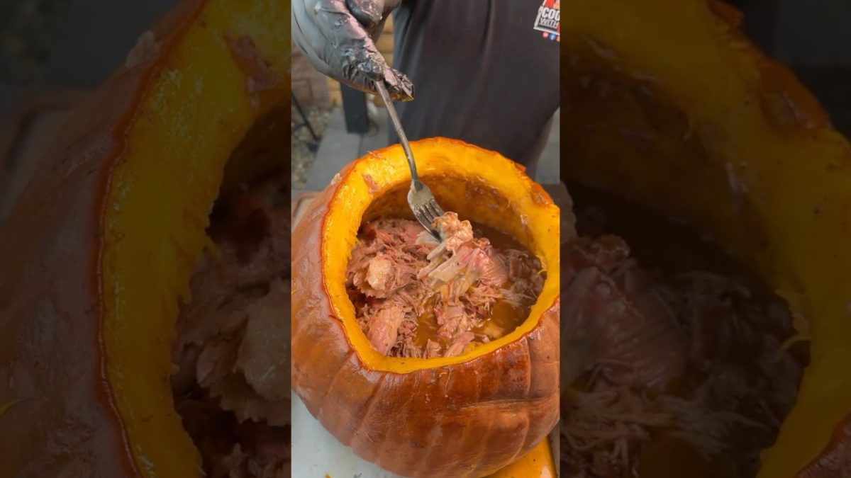 Pulled Pork with Pumpkin BBQ Sauce | Bear Mountain BBQ Pecan Pellets