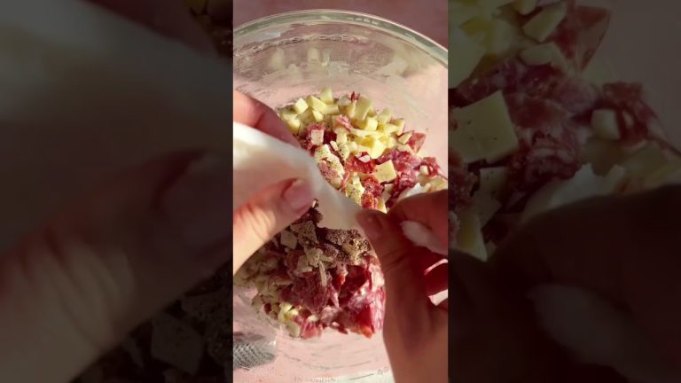 Casatiello Napoletano, the best Italian savory bread ever! Recipe on my site!