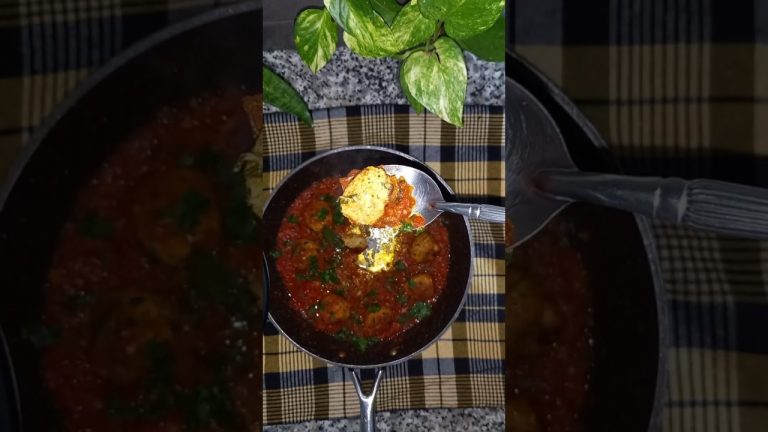 Easy Chicken Meatballs in Tomato Sauce Recipe🍗|#shorts #cookingshorts #asmrcooking #chickenmeatballs