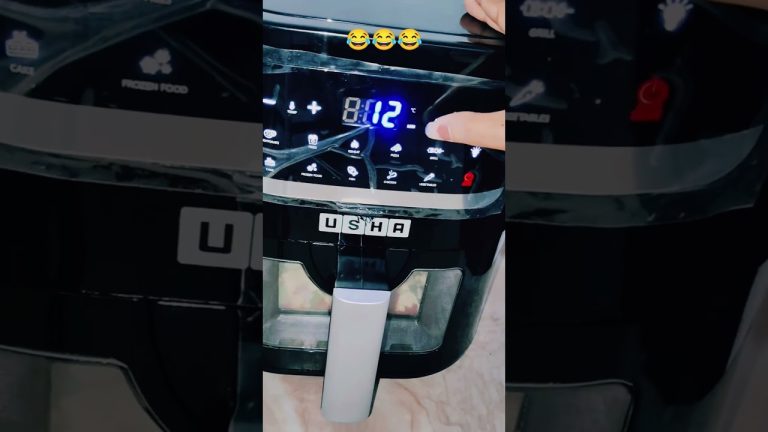 air fryer bread pizza 🍕🍕#reels #shorts #ytshorts #food #trending#cooking#yt #recipe#bread#chef#chess