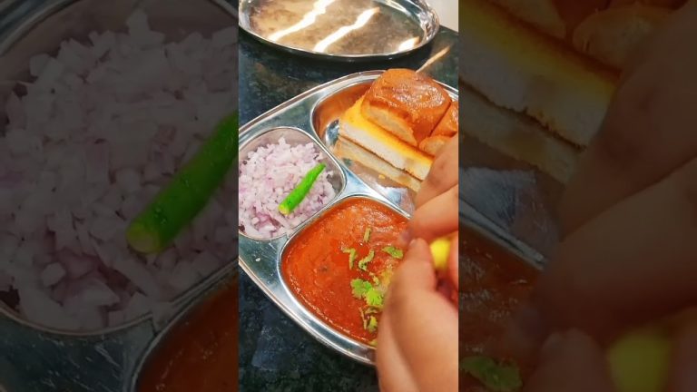 Pav-Bhaji kis kisko pasand hai 😋 #shorts