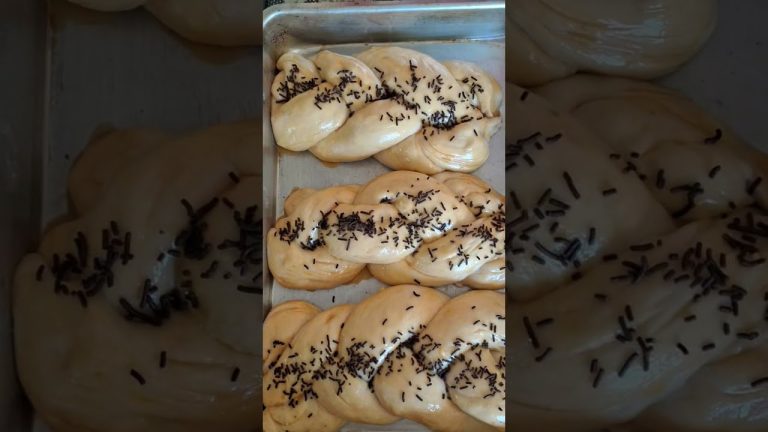 Excelente Rosca. Estou aprendendo fazer roscas, bolos de fubá e tortas. Estou amando o resultado.