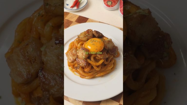 Udon sốt kem cay ăn cùng với thịt ba chỉ áp chảo #shorts