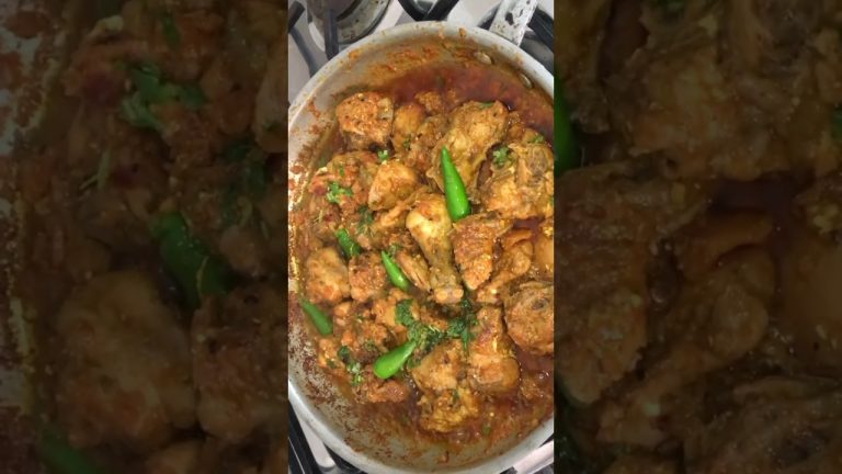 Chicken Karahi #easyrecipe #tastewithmusarrat #food #viral #recipe #ytviral #ytshort #shorts #yt