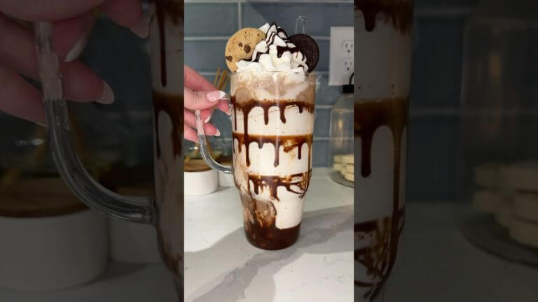 viral loaded chocolate milkshake recipe 🍪🥛 #chocolate #shorts #easydessert #easyrecipe #recipe