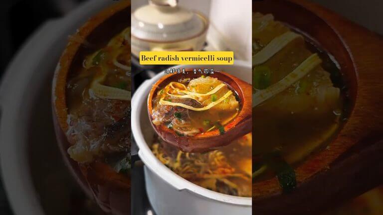 Make a pot of hot beef and radish soup 🍲 when it's cold 👏 #Soup #BeefSoup #shorts #food #delicious