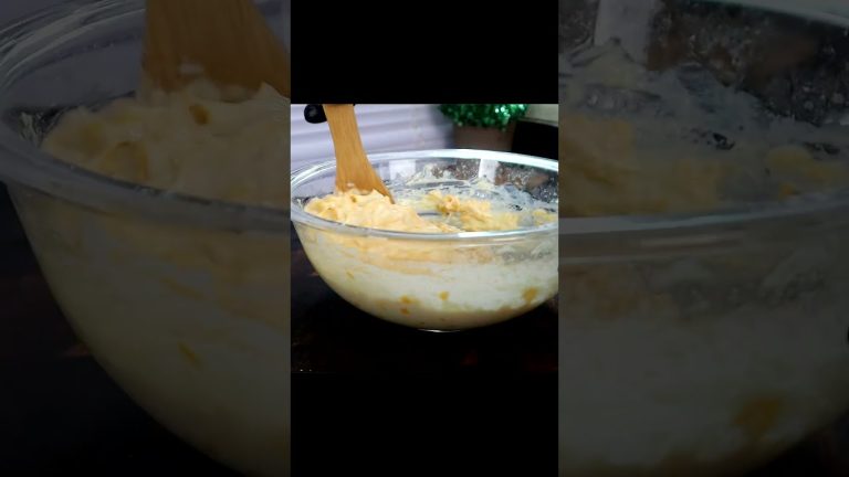 Warning: Red Lobster's Cheddar Bay Cheese Bread is Addictive and Delicious