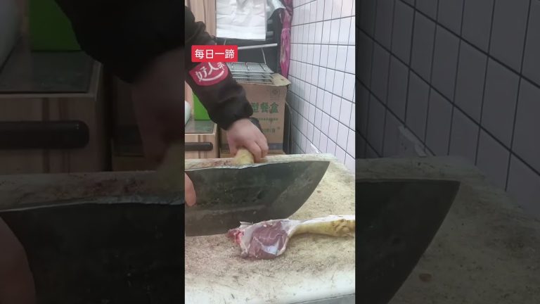 Cutting pig's feet #meat #bbqmeat #delicious #food #beef #bbq