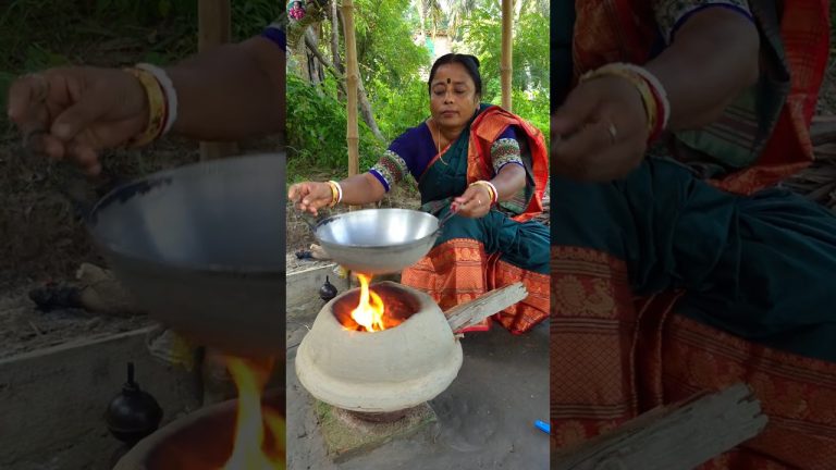 South Indian Banana Chips Recipe | Crispy Homemade Snack #shorts #bananachips #villagefood #recipe