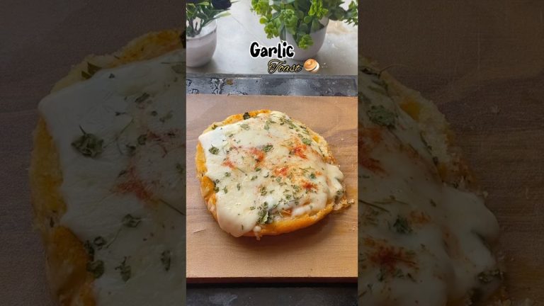 Garlic Toast 🥯 #recipe #breadrecipe #breakfastrecipe #shortsfeed #ytshorts