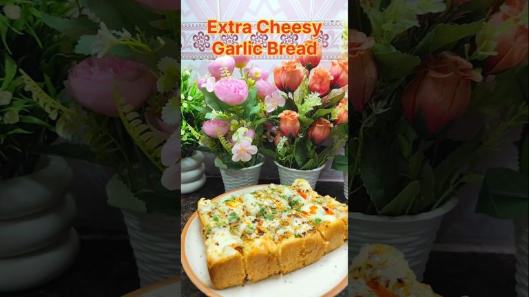 Extra Cheesy Garlic Bread | Bread Recipes #shortsfeed #viral #recipe #shorts #freerista #frybread 😋👌