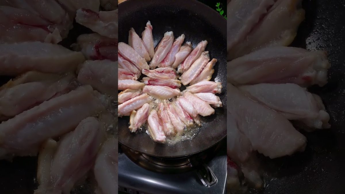 Spicy chicken wings, they're so delicious.  #cooking #recipe #food