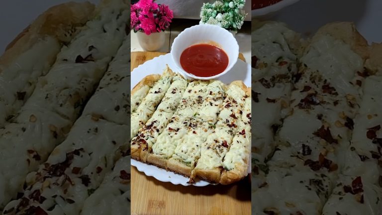 Extra Cheesy Garlic Bread Recipe 😍#shorts #trending #viralvideo #garlicbread #recipe