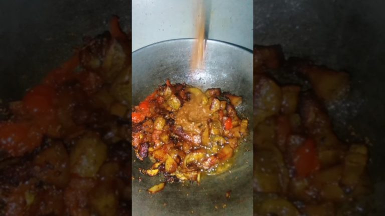 सुंगुरको मासु पकाउदै | pork curry recipe #recipe #cooking #porkcurryrecipe #chickencurry  #ytshorts