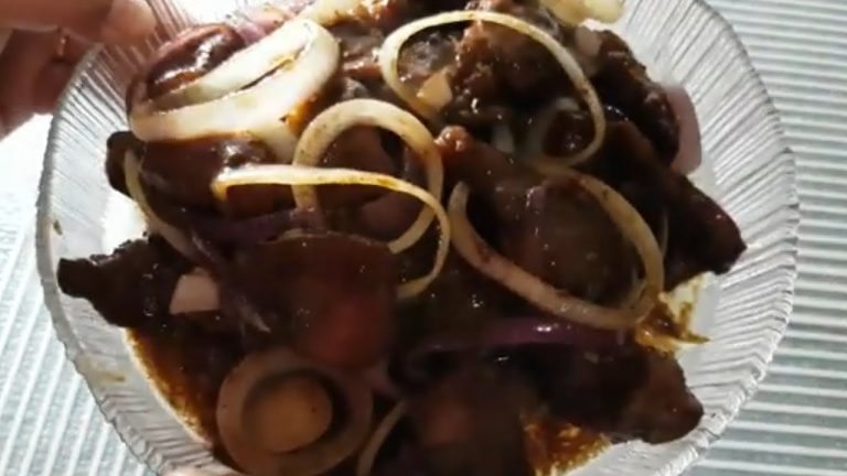 PORK BISTEK !!! FILIPINO PORK STEAK EASY RECIPE! BISTEK TAGALOG!!!