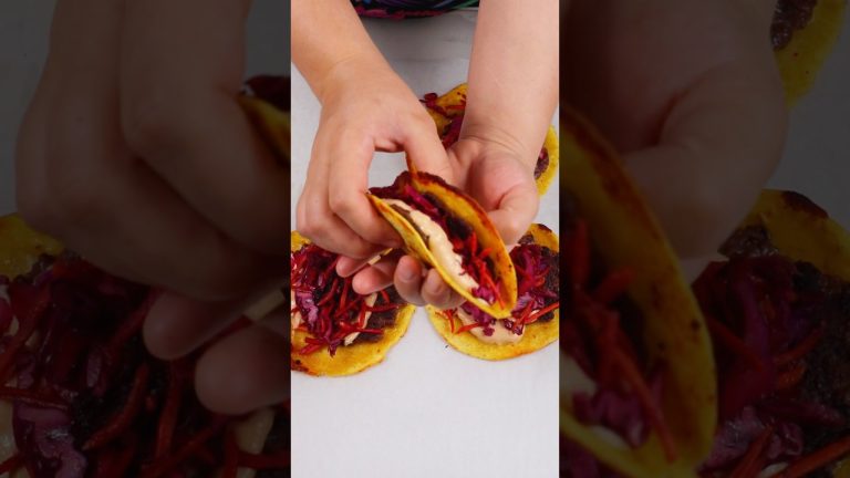 Super Easy Smash Burger 🍔 In 5 Minutes #easyrecipe #cheese#smashburger #pickle