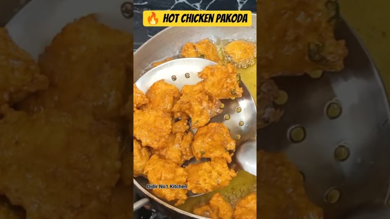 Crispy 🔥 Hot Chicken 🍗 Pakoda | Winter Evening Snacks #chicken #pakora #shorts #recipe #food