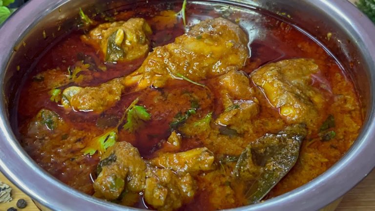 చికెన్ కర్రీ ఎప్పుడు చేసిన రుచిగా రావాలంటే ఇలా మసాలా  పెట్టి చేయండి రుచి అదిరిపోద్ది chicken gravy