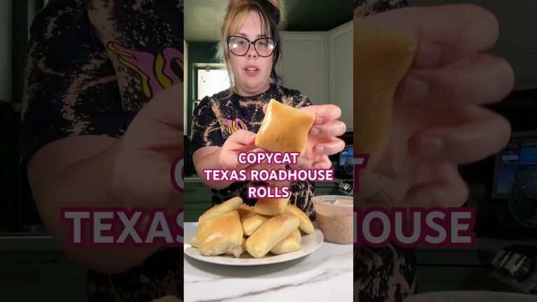 COPYCAT Texas Roadhouse Rolls #baking #recipe #copycatrecipe