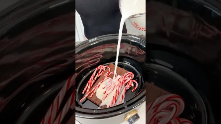 Easy Crockpot Treat  #recipe #easyrecipe #slowcookerrecipes #hotchocolate #peppermint