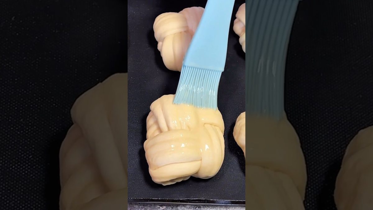 Skip the bakery – this easy bread recipe wins every time! #breadbaker #howareyoubread #breadmaking