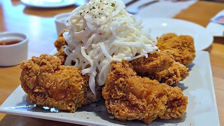 SNOW ONION Fried Chicken is my new obsession | Fried chicken recipe