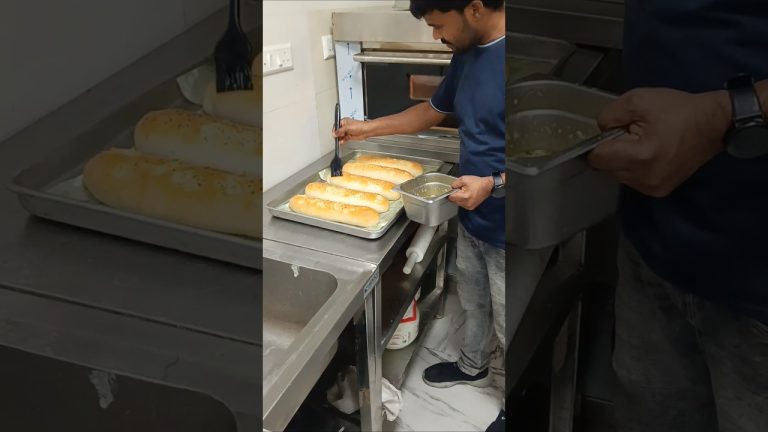 Garlic Bread 🥖#garlicbread #food #recipe #cooking #shorts #trending #love