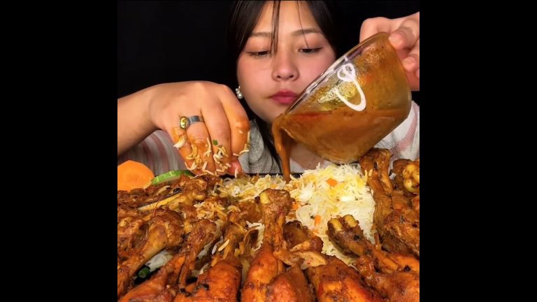 ASMR: EATING SPICY CHICKEN CURRY🔥 BASMATI RICE || #shorts #mukbangn#asmreating #mukbangasmr #asmr