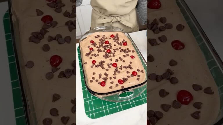 Easy Holiday no bake #recipe #easyrecipe #nobake #dessert #cherry #chocolate