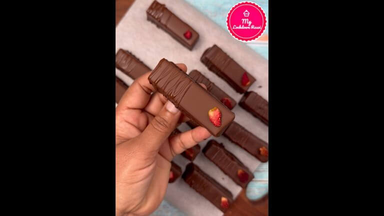 Delicious Strawberry Chocolate Delight #homemade #recipe #chocolate #shorts #dessert