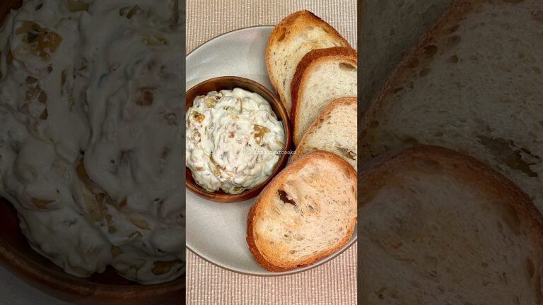 Homemade French Onion Dip 🧅 w/ Crostini #frenchoniondip #shorts