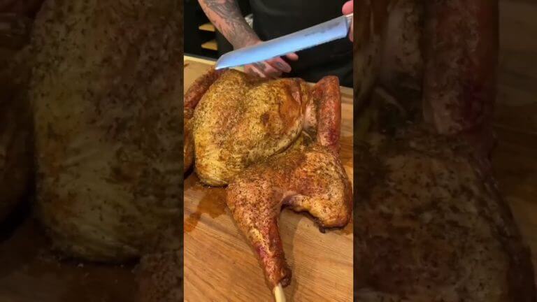 Happy Canadian Thanksgiving 🇨🇦 Get your turkey recipe dialed with our juicy spatchcock turkey 🦃