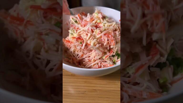 Deconstructed California Roll – a potluck favourite! Full recipe on channel #flolum #californiaroll