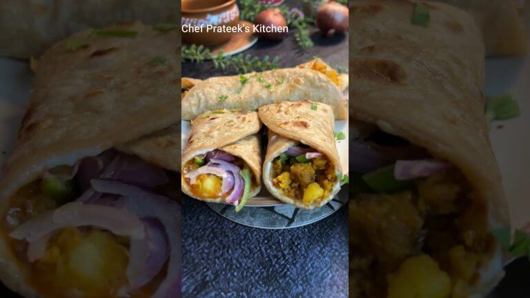 VEG ROLL 💜😋….. #vegroll #frankie #vegfrankie #snacks #snacksrecipe #streetfood #snack #snackideas