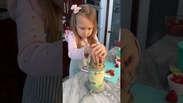 Simple NO BAKE Dessert. 🍮 #kidfriendly #nobakedessert #nobakerecipe #dessert #kidstreat #tinychef