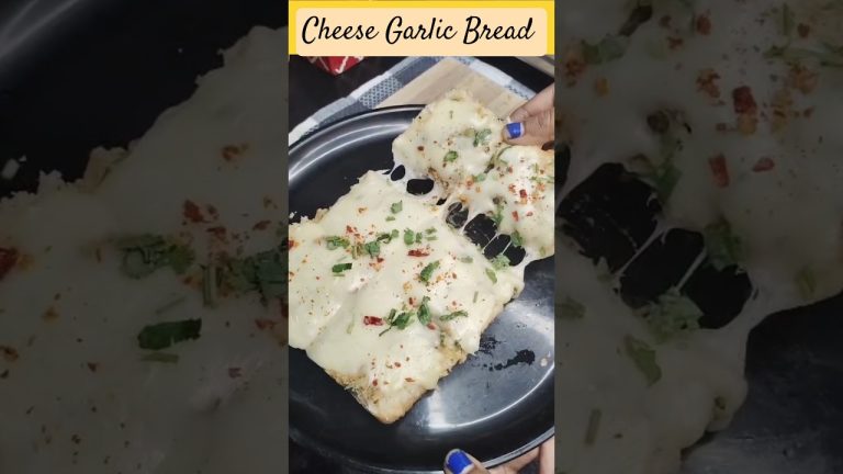 Cheese Garlic Bread👌😋 #ytshorts #yt #shorts #shortvideo #shortsfeed #youtube #recipe #cheese #food