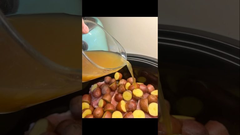 Crock pot pork chops and potatoes #msvickieb #pinterest #recipe