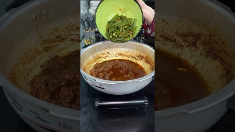 Bhindi Beef Salan Recipe 🤤😋|| Delicious Pakistani Bhindi Gosht 😋🤤